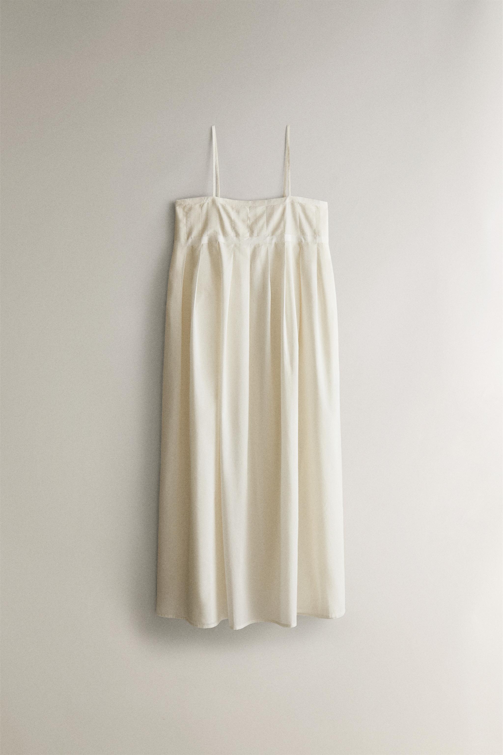 LONG PLEATED NIGHTGOWN